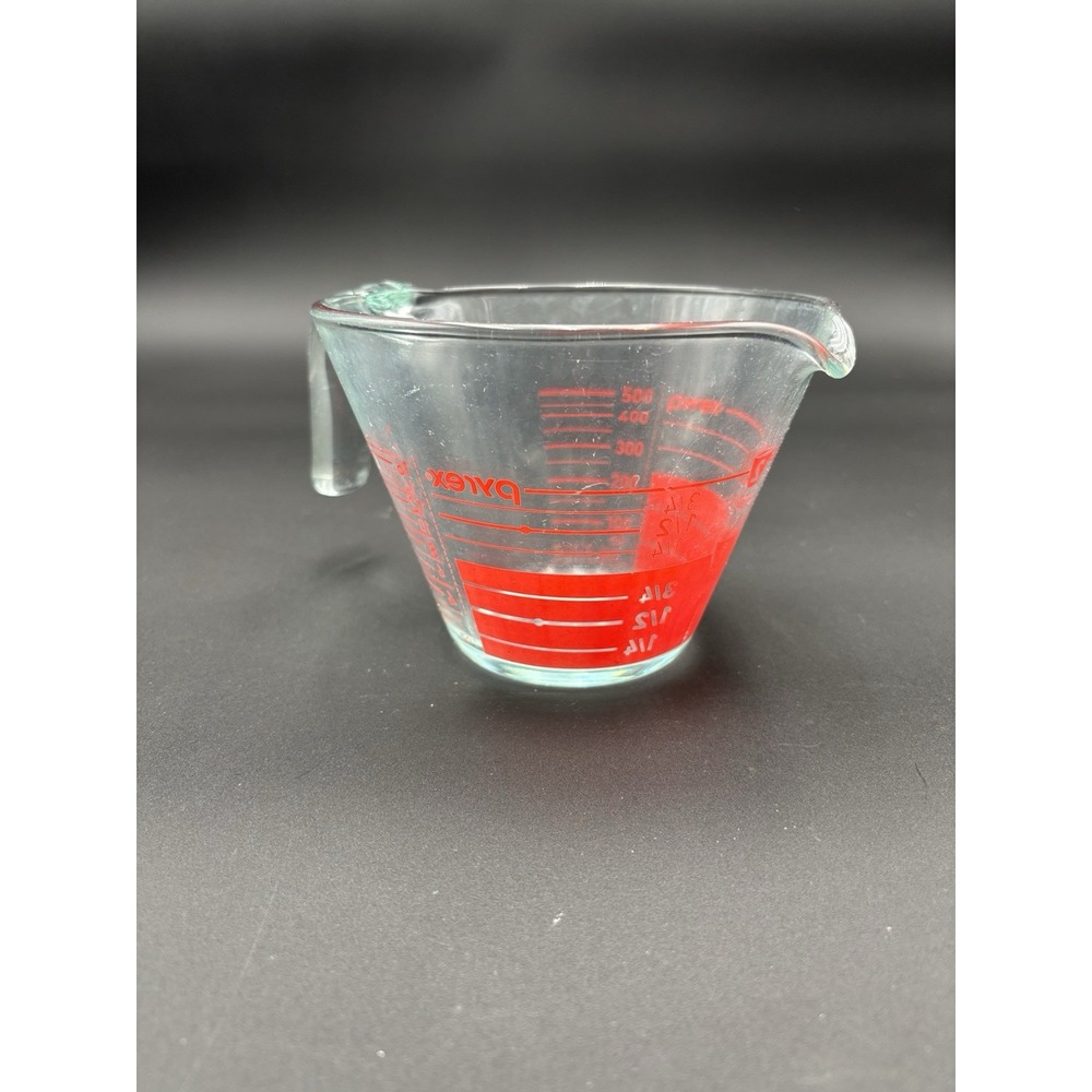 Vintage Pyrex Measuring Cup‎